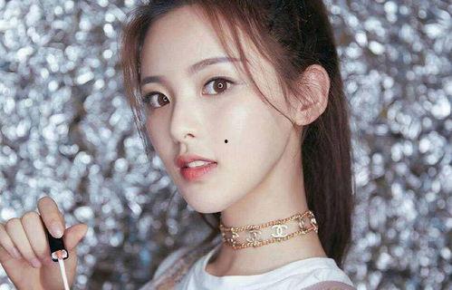 娱乐圈吃瓜小妹妹小说,瓜田里的甜蜜陷阱  第2张